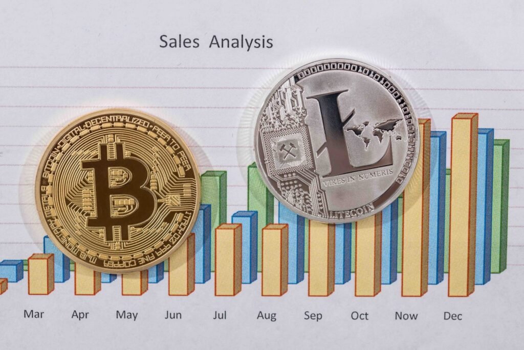 The cryptocurrency market places a high value on the virtual currency LTC. It is currently actively ranked among the top 10 and in high demand. After learning how this currency is represented, you can decide which qualities are most likely to be realized: